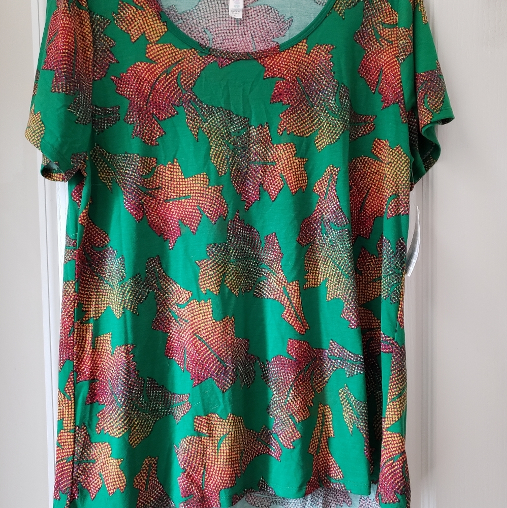 Nwt Lularoe classic t